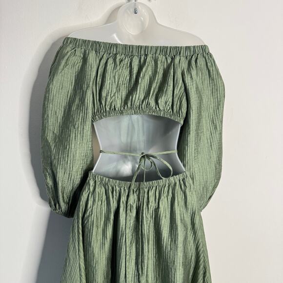 ASTR the Label Revolve Cassian Dress Womens‎ XS Green Midi Cut Out Off Shoulder - Picture 8 of 12